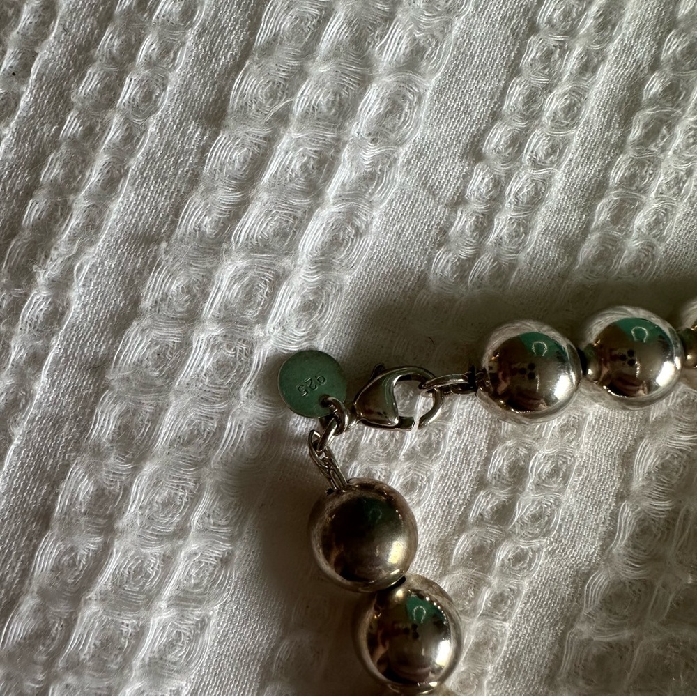 SET Tiffany’s Hardware Bead Necklace and Bracelet - Picture 6 of 8